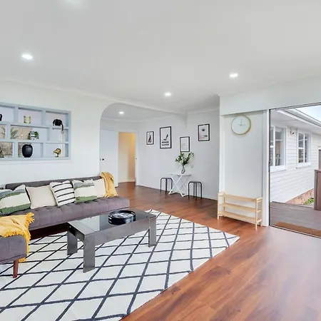 Spacious 3Br Nr Middlemore & Airport W Free Netflix
